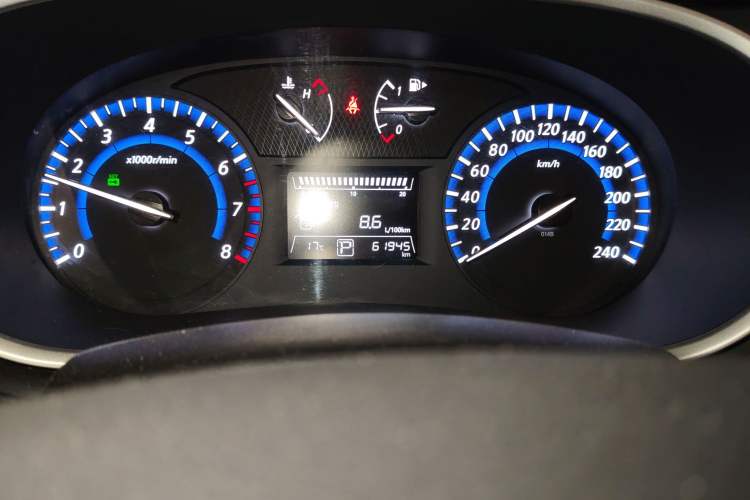Used Venucia T90 2018 2.0L CVT Smart Connect Luxury Edition China V Standard Odometer Close Up