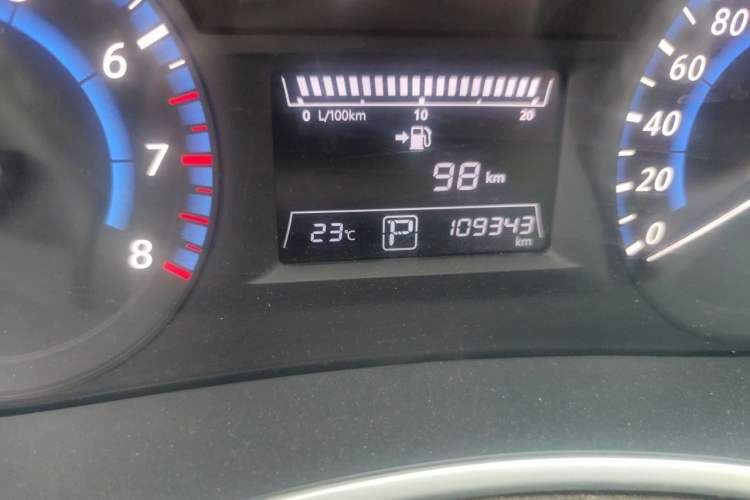 Used Venucia T90 2018 2.0L CVT Smart Connect Luxury Edition China V Standard Odometer Close Up