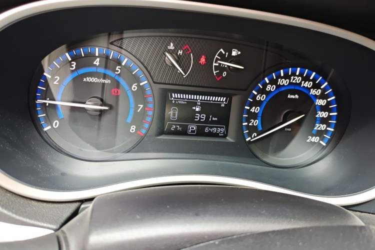 Used Venucia T90 2018 2.0L CVT Smart Connect Luxury Edition China V Standard Odometer Close Up