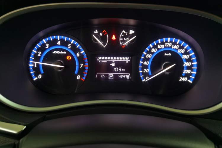 Used Venucia T90 2018 2.0L CVT Smart Connect Luxury Edition China V Standard Odometer Close Up