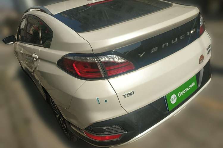 Used Venucia T90 2018 2.0L CVT Smart Connect Prestige Version China VI Standard Rear Left 45 Deg