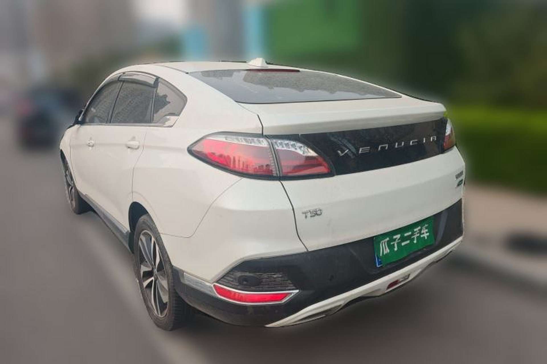 Used Venucia T90 2018 2.0L CVT Smart Connect Fashion Edition China V Standard Rear Left 45 Deg