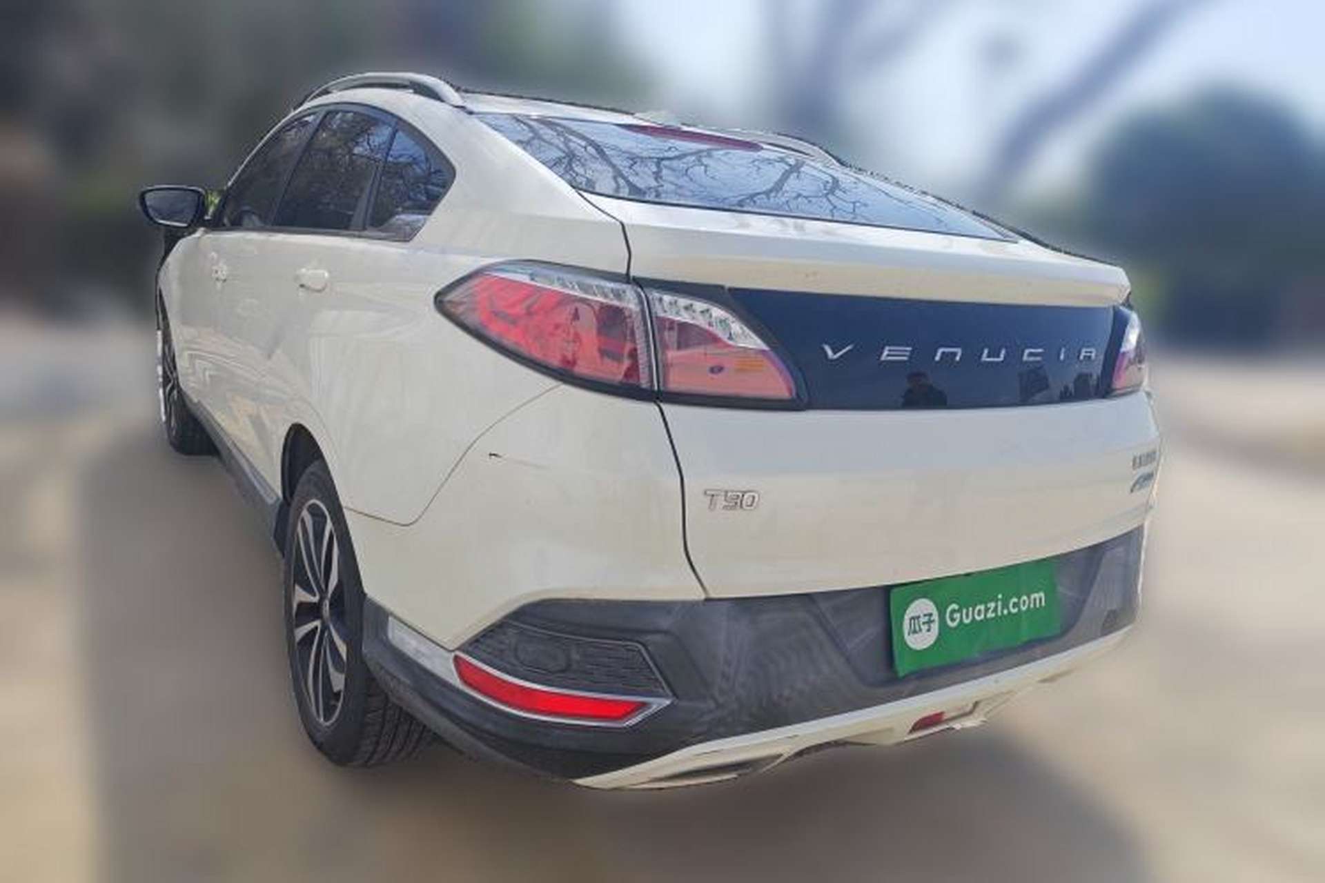 Used Venucia T90 2018 2.0L CVT Smart Connect Luxury Edition China V Standard Rear Left 45 Deg