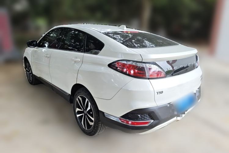 Used Venucia T90 2018 2.0L CVT Smart Connect Fashion Edition China V Standard Rear Left 45 Deg