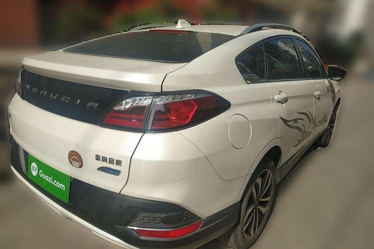 Used Venucia T90 2018 2.0L CVT Smart Connect Prestige Version China VI Standard Rear Right 45 Deg