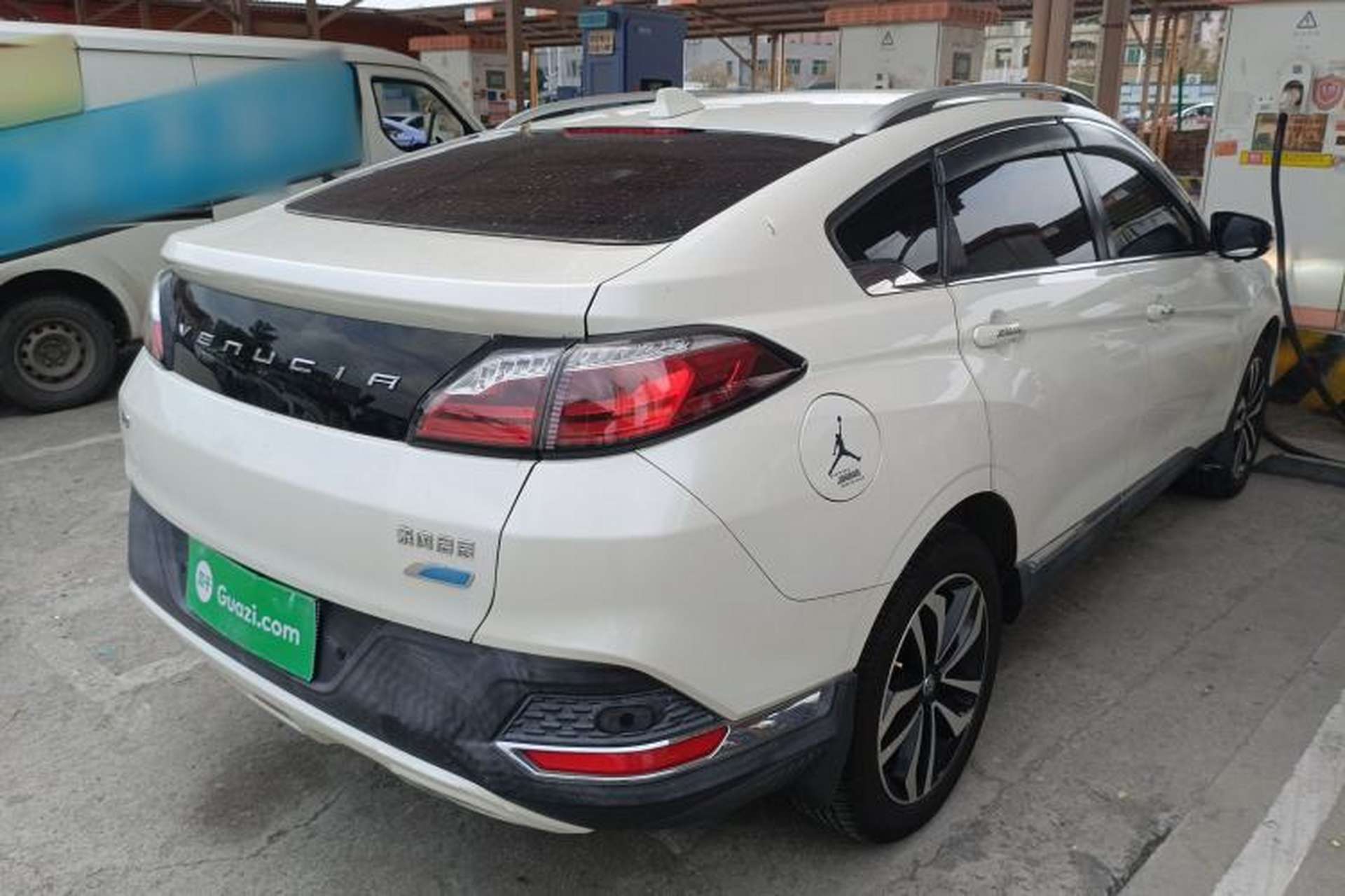 Used Venucia T90 2018 2.0L CVT Smart Connect Luxury Edition China V Standard Rear Right 45 Deg