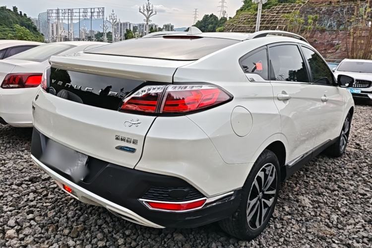 Used Venucia T90 2018 2.0L CVT Smart Connect Luxury Edition China V Standard Rear Right 45 Deg