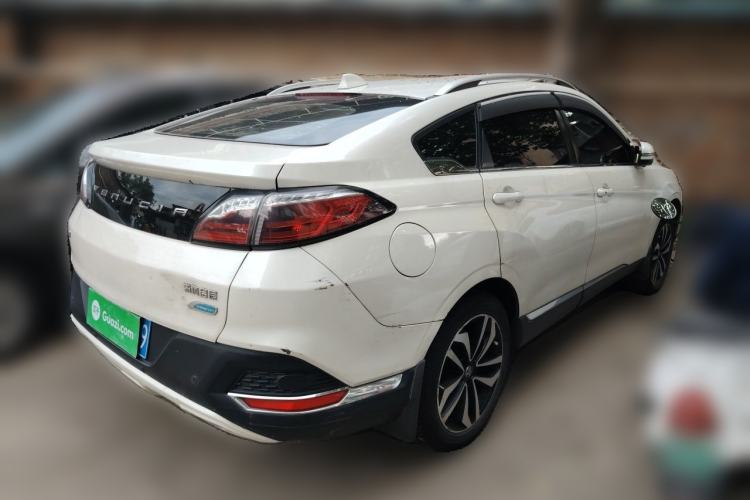 Used Venucia T90 2018 2.0L CVT Smart Connect Luxury Edition China V Standard Rear Right 45 Deg