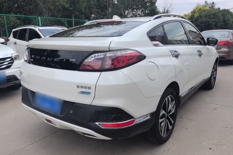 Used Venucia T90 2018 2.0L CVT Smart Connect Luxury Edition China V Standard Rear Right 45 Deg