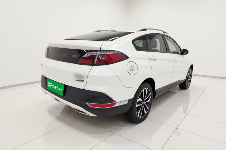 Used Venucia T90 2018 2.0L CVT Smart Connect Luxury Edition China V Standard Rear Right 45 Deg