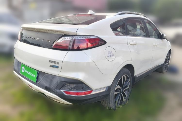 Used Venucia T90 2018 2.0L CVT Smart Connect Luxury Edition China V Standard Rear Right 45 Deg