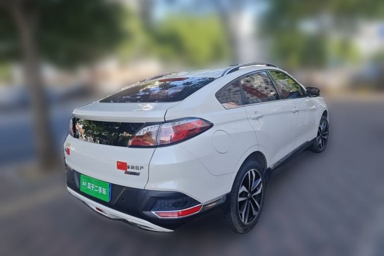 Used Venucia T90 2018 1.4T Manual Smart Connect Style Version China V Standard Rear Right 45 Deg