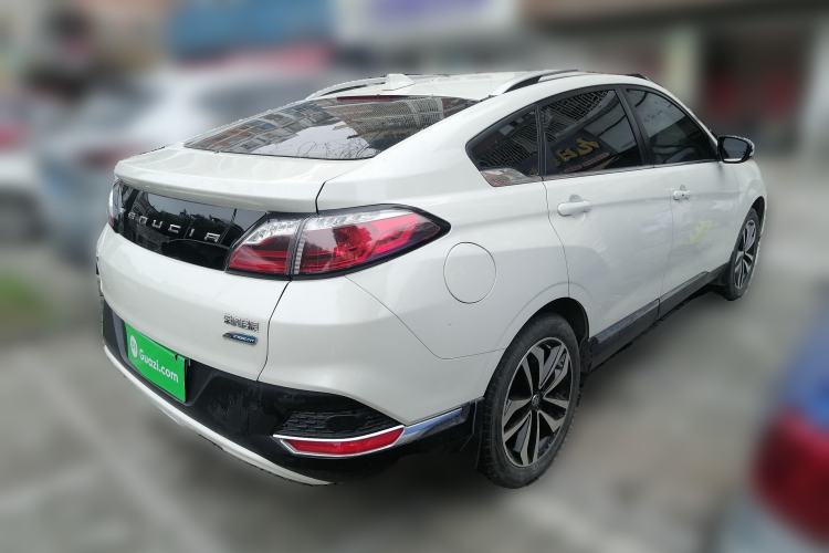 Used Venucia T90 2018 2.0L CVT Smart Connect Luxury Edition China V Standard Rear Right 45 Deg