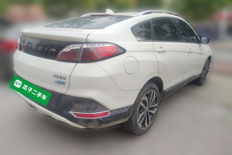 Used Venucia T90 2018 2.0L CVT Smart Connect Luxury Edition China V Standard Rear Right 45 Deg