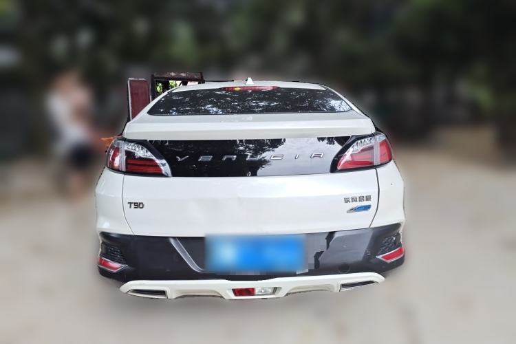 Used Venucia T90 2018 2.0L CVT Smart Connect Fashion Edition China V Standard Rear