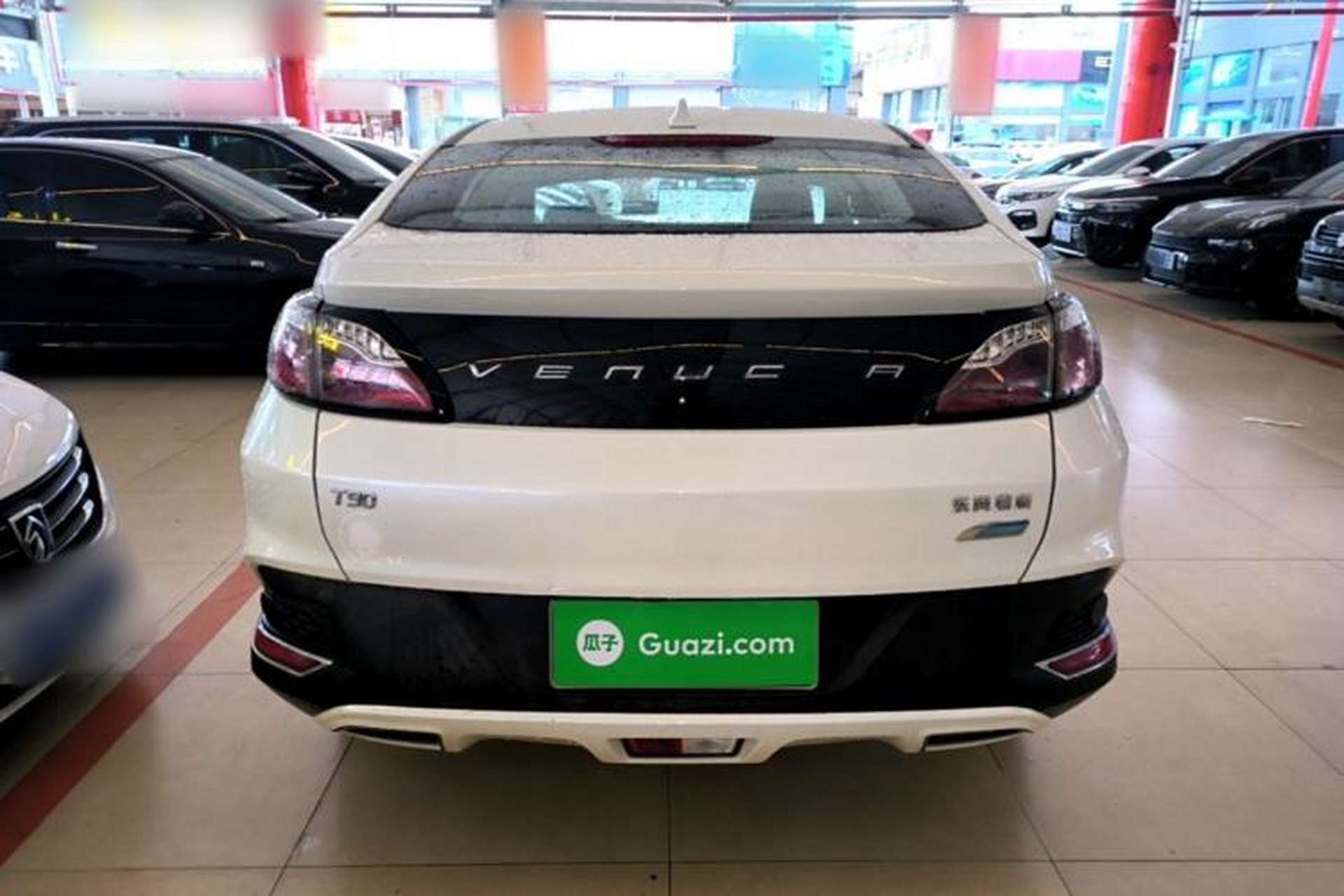 Used Venucia T90 2018 2.0L CVT Smart Connect Fashion Edition China V Standard Rear