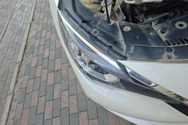 Used Venucia T90 2018 1.4T Manual Smart Connect Style Version China V Standard Right Front Headlight