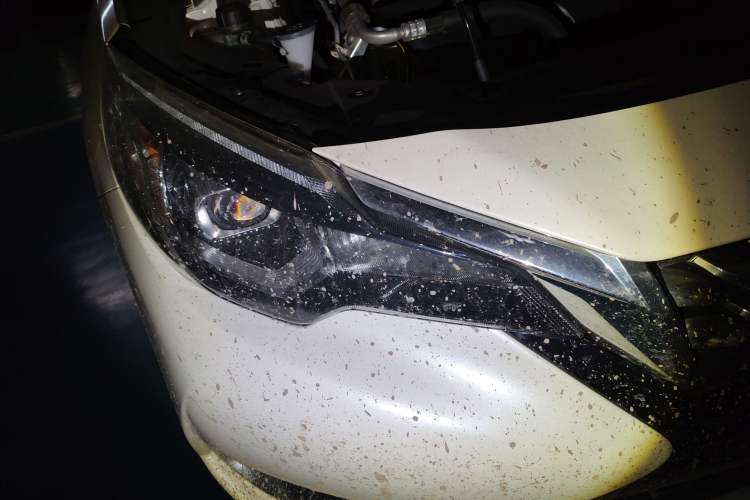 Used Venucia T90 2018 2.0L CVT Smart Connect Luxury Edition China V Standard Right Front Headlight
