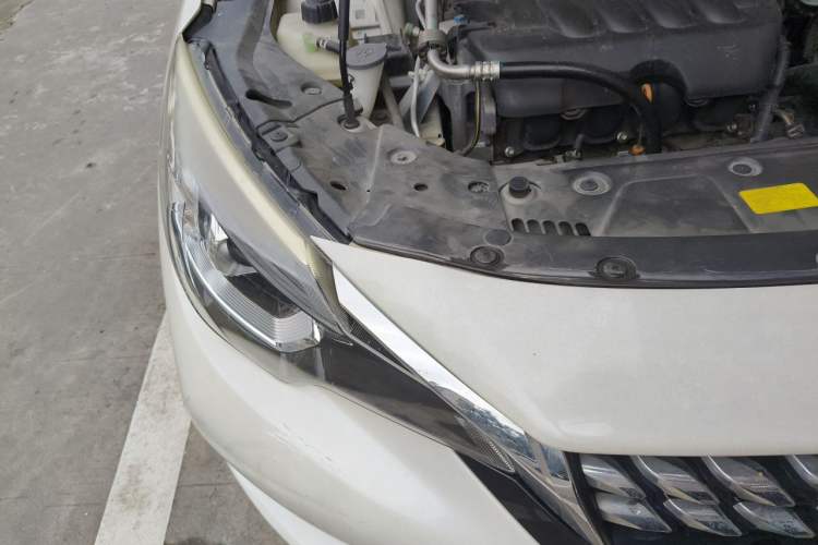 Used Venucia T90 2018 2.0L CVT Smart Connect Luxury Edition China V Standard Right Front Headlight