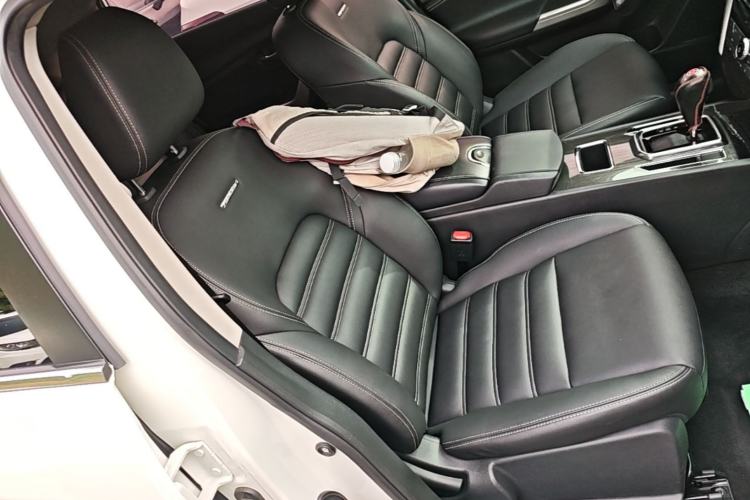 Used Venucia T90 2018 2.0L CVT Smart Connect Luxury Edition China V Standard Right Front Seat