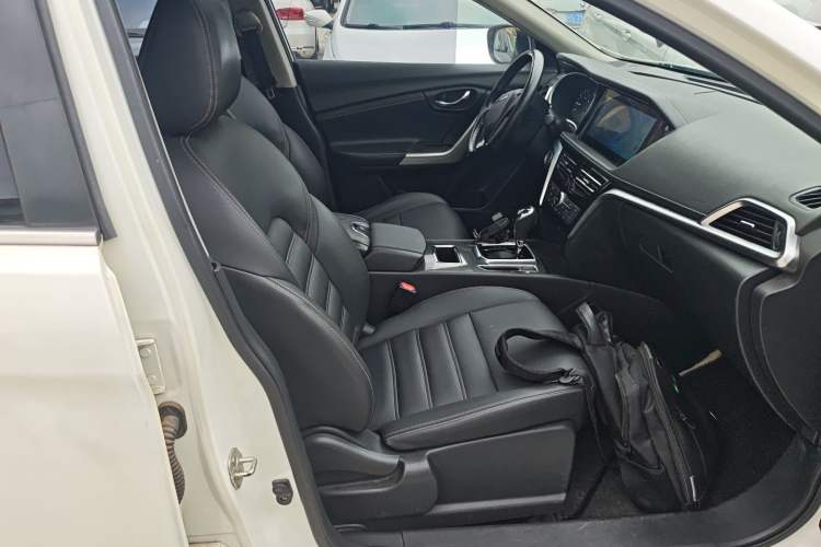 Used Venucia T90 2018 2.0L CVT Smart Connect Prestige Version China VI Standard Right Front Seat