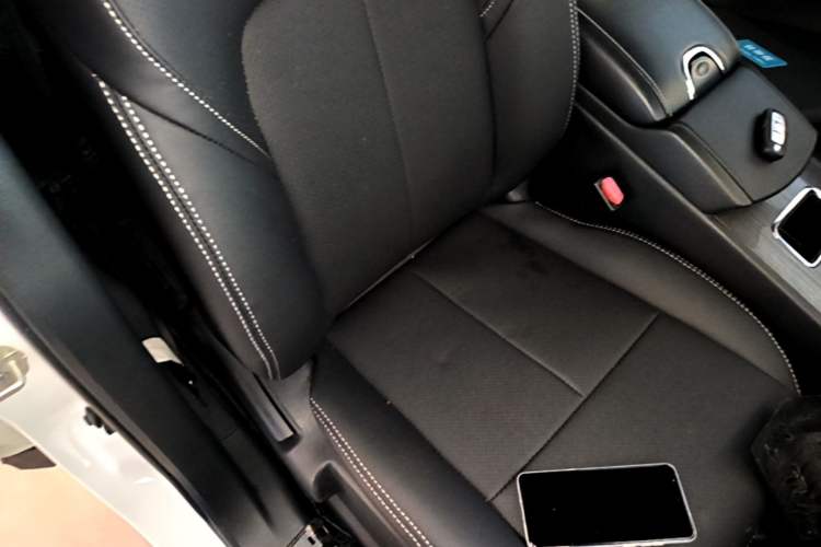 Used Venucia T90 2018 2.0L CVT Smart Connect Fashion Edition China V Standard Right Front Seat