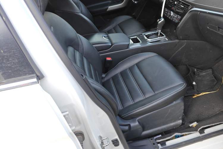 Used Venucia T90 2018 2.0L CVT Smart Connect Luxury Edition China V Standard Right Front Seat