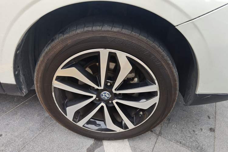 Used Venucia T90 2018 2.0L CVT Smart Connect Luxury Edition China V Standard Right Front Wheel Hub