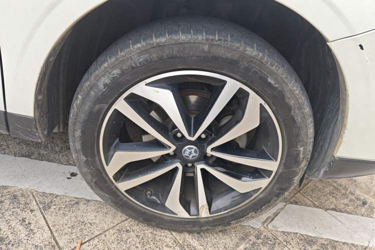 Used Venucia T90 2018 2.0L CVT Smart Connect Luxury Edition China V Standard Right Front Wheel Hub