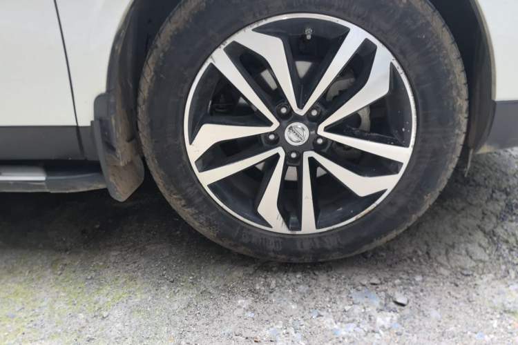 Used Venucia T90 2018 2.0L CVT Smart Connect Luxury Edition China V Standard Right Front Wheel Hub