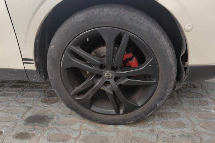 Used Venucia T90 2018 2.0L CVT Smart Connect Leading Edition China V Standard Right Front Wheel Hub