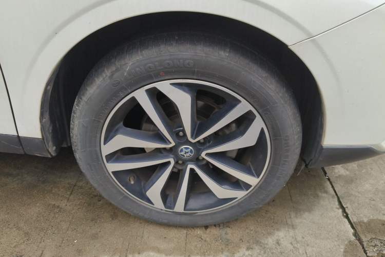 Used Venucia T90 2018 2.0L CVT Smart Connect Luxury Edition China V Standard Right Front Wheel Hub