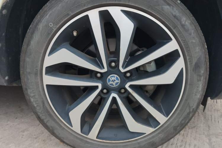 Used Venucia T90 2018 2.0L CVT Smart Connect Luxury Edition China V Standard Right Front Wheel Hub