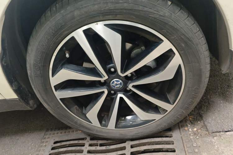 Used Venucia T90 2018 2.0L CVT Smart Connect Luxury Edition China V Standard Right Front Wheel Hub