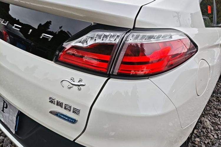 Used Venucia T90 2018 2.0L CVT Smart Connect Luxury Edition China V Standard Right Rear Taillight