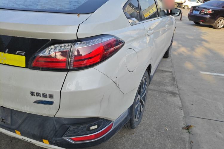 Used Venucia T90 2018 2.0L CVT Smart Connect Luxury Edition China V Standard Right Rear Taillight