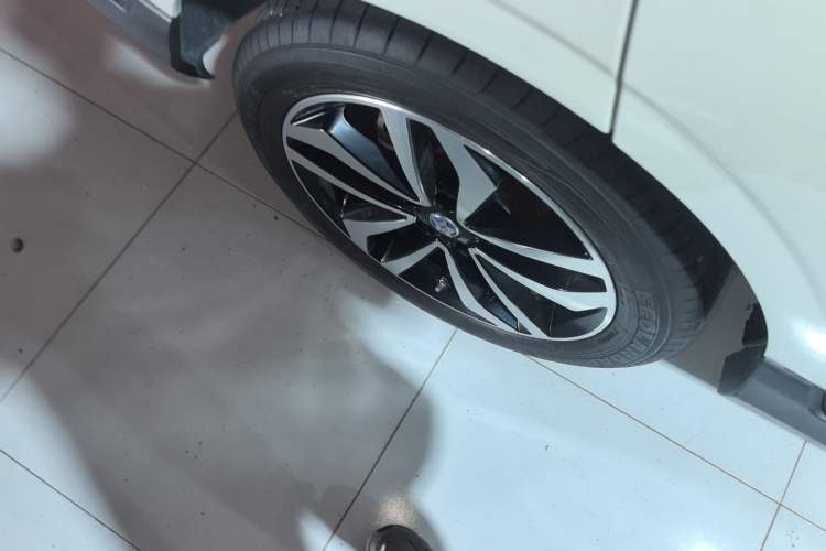 Used Venucia T90 2018 2.0L CVT Smart Connect Luxury Edition China V Standard Right Rear Wheel Hub
