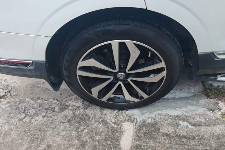 Used Venucia T90 2018 2.0L CVT Smart Connect Prestige Version China VI Standard Right Rear Wheel Hub
