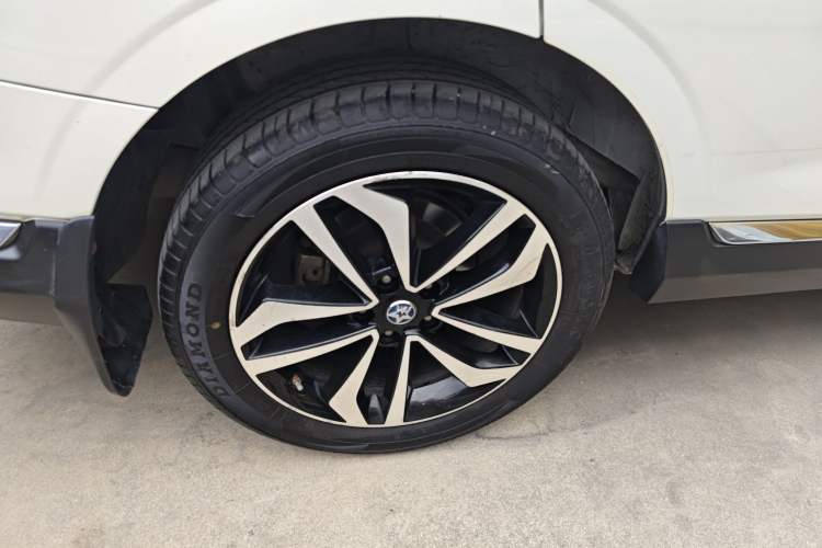 Used Venucia T90 2018 2.0L CVT Smart Connect Luxury Edition China V Standard Right Rear Wheel Hub