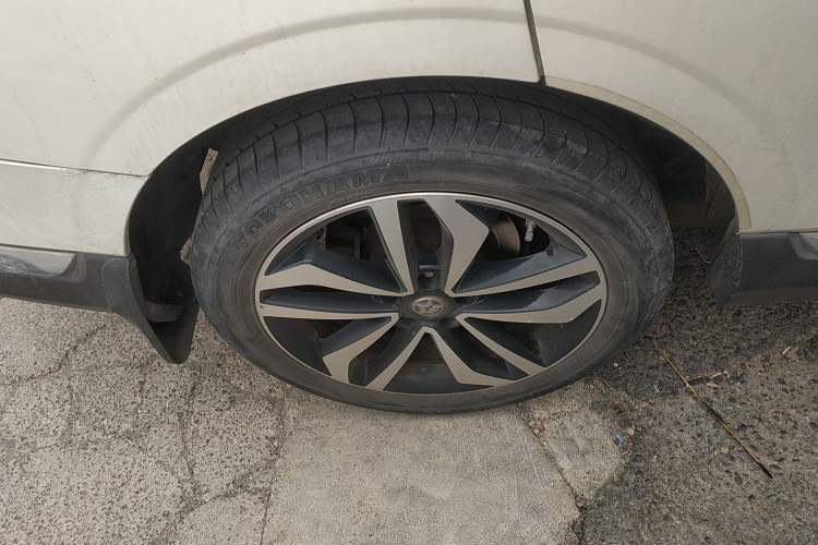 Used Venucia T90 2018 2.0L CVT Smart Connect Prestige Version China VI Standard Right Rear Wheel Hub