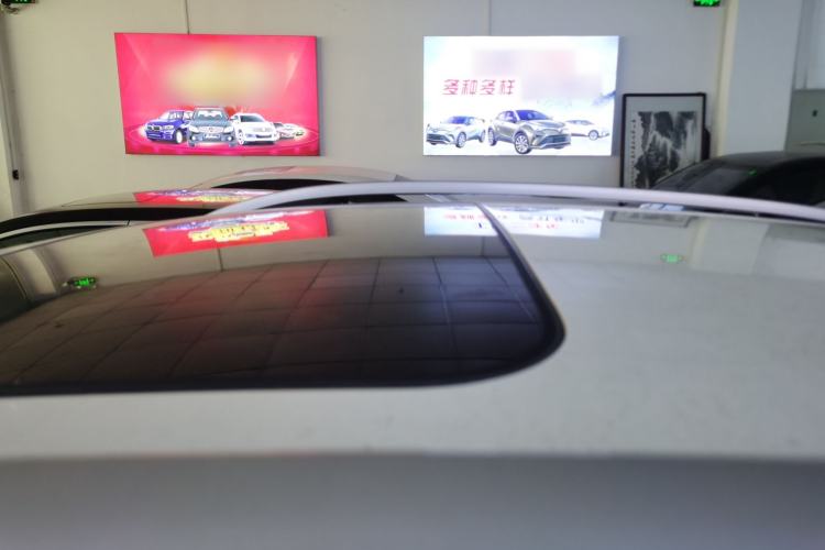 Used Venucia T90 2018 2.0L CVT Smart Connect Luxury Edition China V Standard Roof