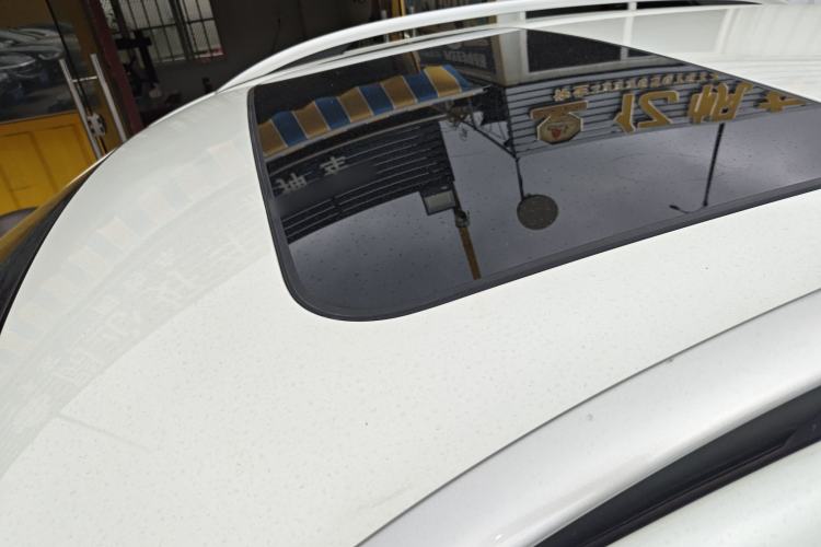 Used Venucia T90 2018 2.0L CVT Smart Connect Luxury Edition China V Standard Roof
