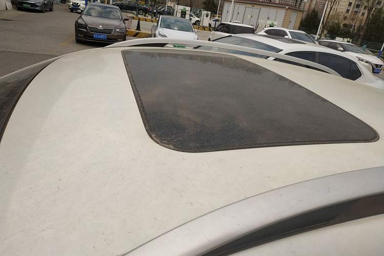 Used Venucia T90 2018 2.0L CVT Smart Connect Prestige Version China VI Standard Roof