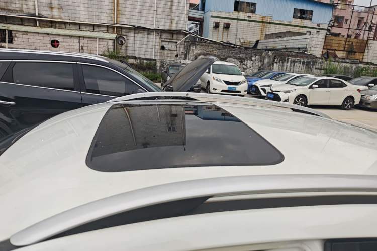 Used Venucia T90 2018 2.0L CVT Smart Connect Prestige Version China VI Standard Roof