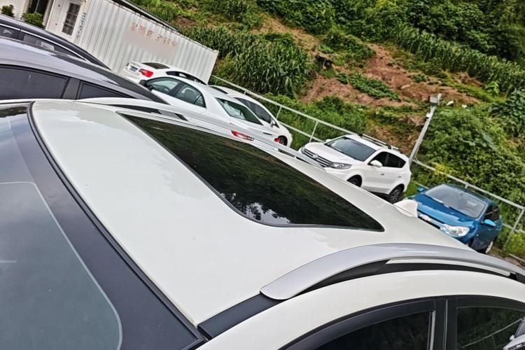 Used Venucia T90 2018 2.0L CVT Smart Connect Luxury Edition China V Standard Roof
