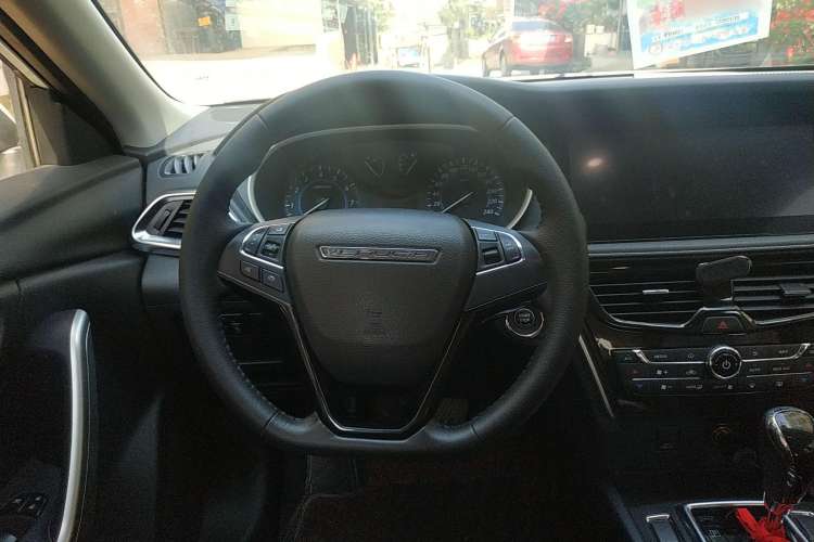Used Venucia T90 2018 2.0L CVT Smart Connect Prestige Version China VI Standard Steering Wheel