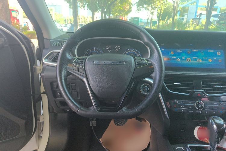 Used Venucia T90 2018 2.0L CVT Smart Connect Luxury Edition China V Standard Steering Wheel