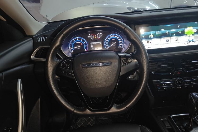 Used Venucia T90 2018 2.0L CVT Smart Connect Prestige Version China VI Standard Steering Wheel