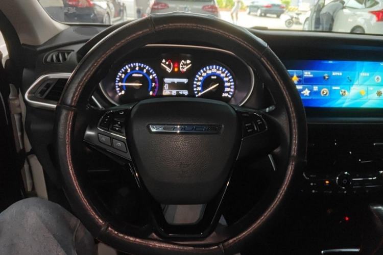 Used Venucia T90 2018 2.0L CVT Smart Connect Luxury Edition China V Standard Steering Wheel