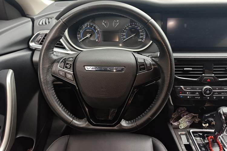 Used Venucia T90 2018 2.0L CVT Smart Connect Luxury Edition China V Standard Steering Wheel